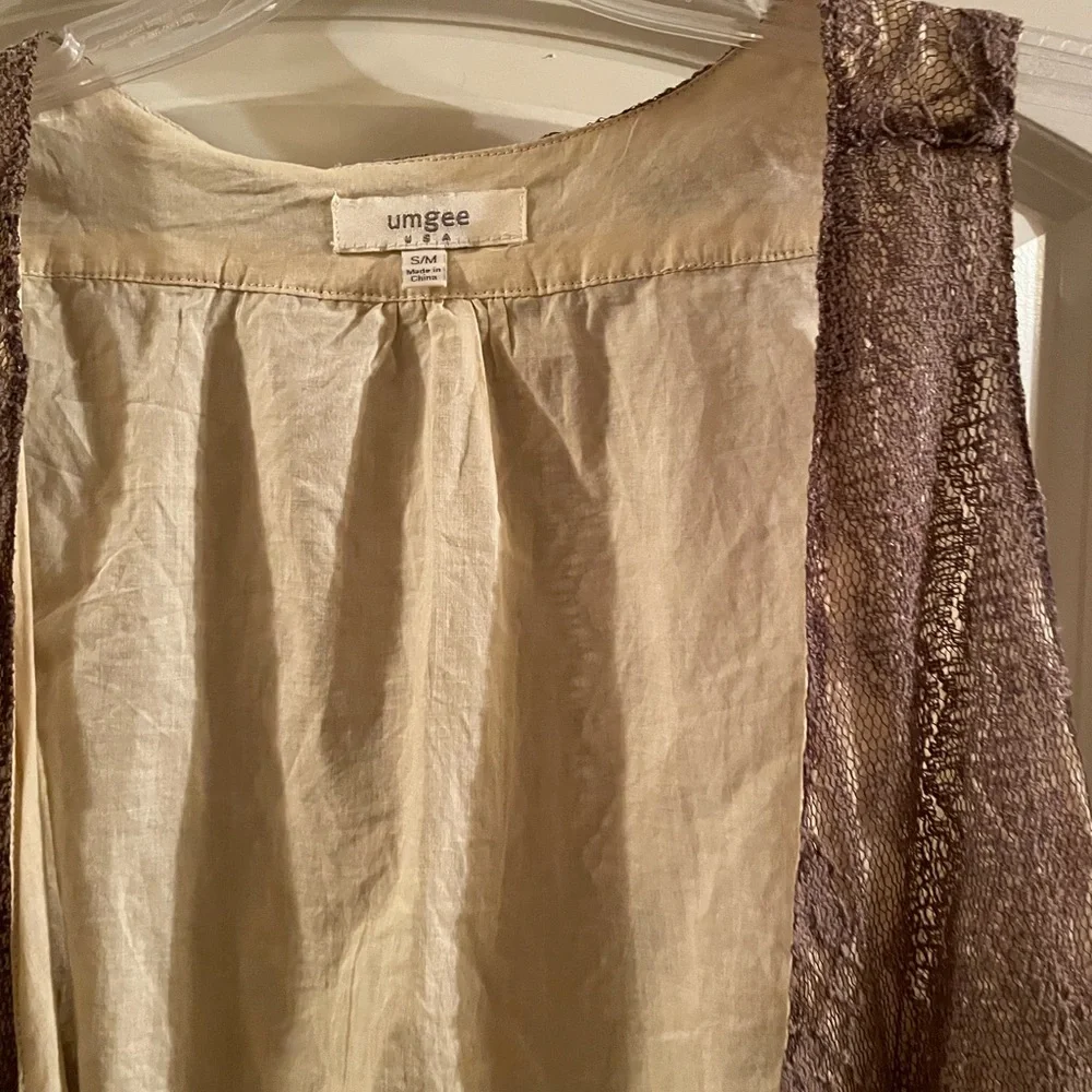 ♥️ UMGEE Victorian style Tan Ivory Lace Sleeveless Layer Top Cover Women SZ:S-M